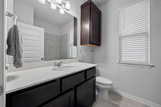 Building Photo - 2424 Pecan Island Dr