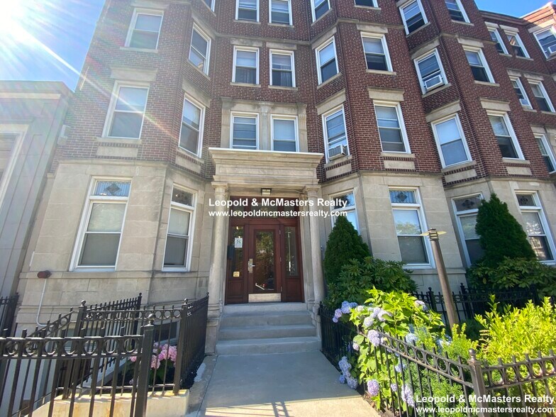 Building Photo - 50 Queensberry St