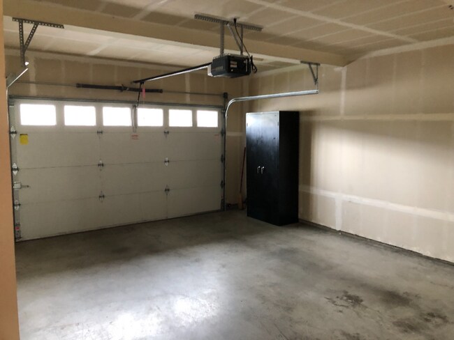 Building Photo - 7503 NE 61st Way