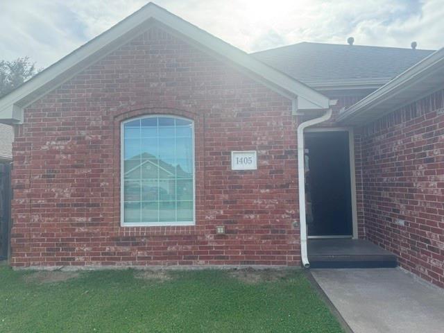 Building Photo - 1405 Sunrise Dr