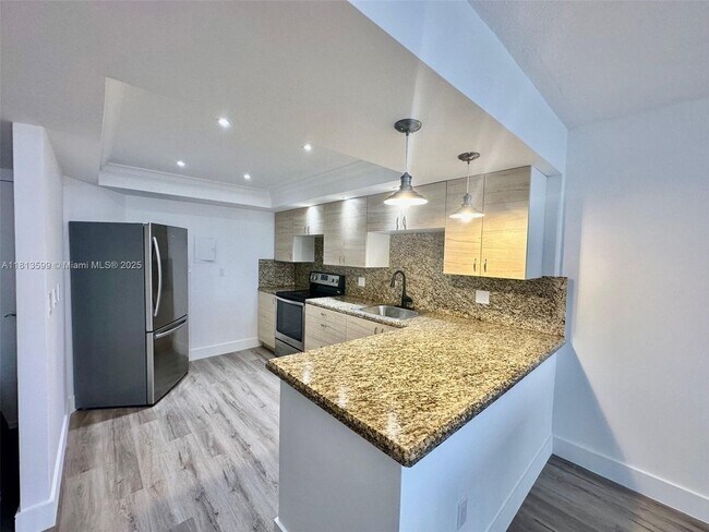 Building Photo - 1301 NE Miami Gardens Dr