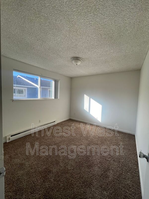 Building Photo - 944-933 33rd Ave