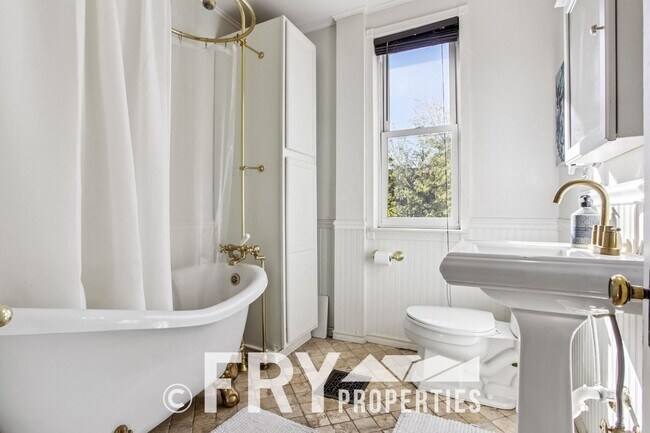 Building Photo - Beautiful Home in Amazing Location