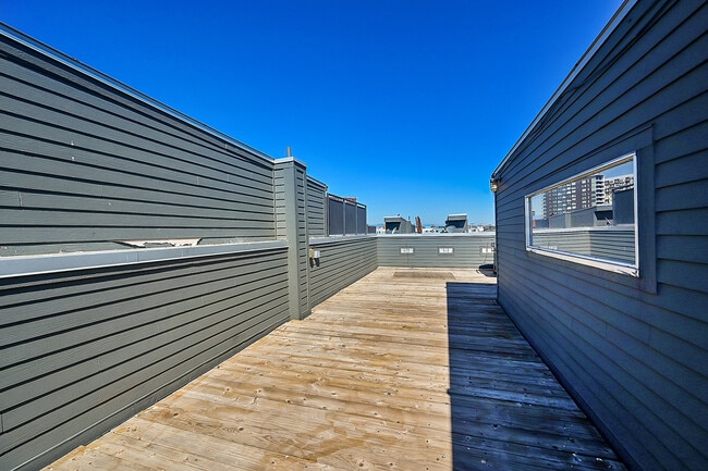 Building Photo - 2680 Blake St