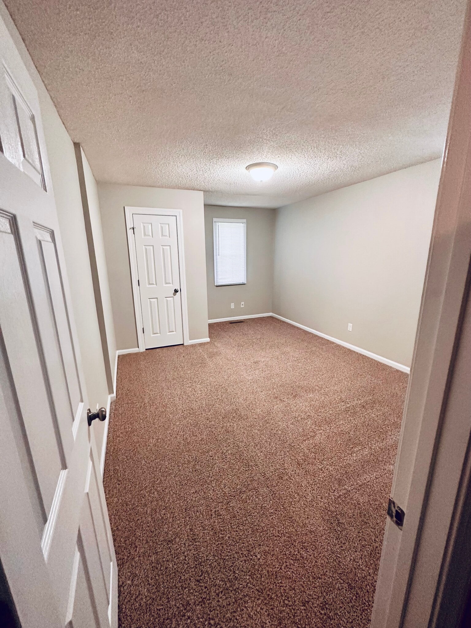 Building Photo - 104 Juniper Ln