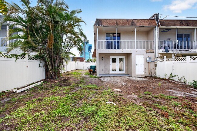 Building Photo - 5424 SW 44th Terrace
