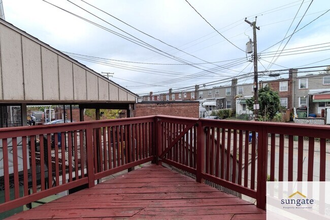 Building Photo - 414 Elrino St