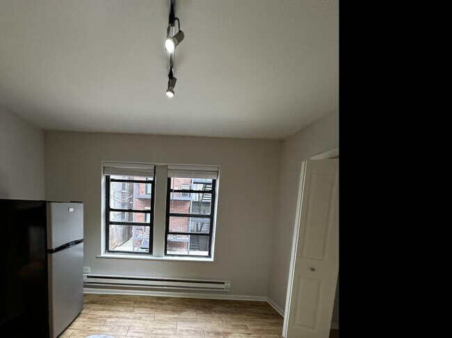 Building Photo - 0 bedroom in Chicago IL 60647