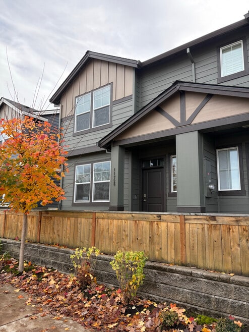 Building Photo - 11729 NE 28th St