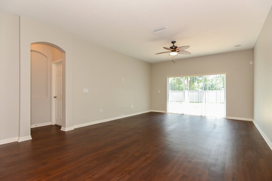 Building Photo - 5723 white Trillium Loop