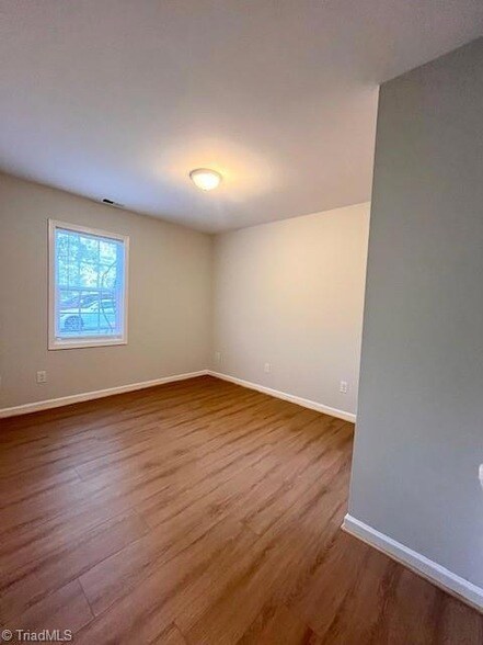 Building Photo - 253 Rockaway Dr