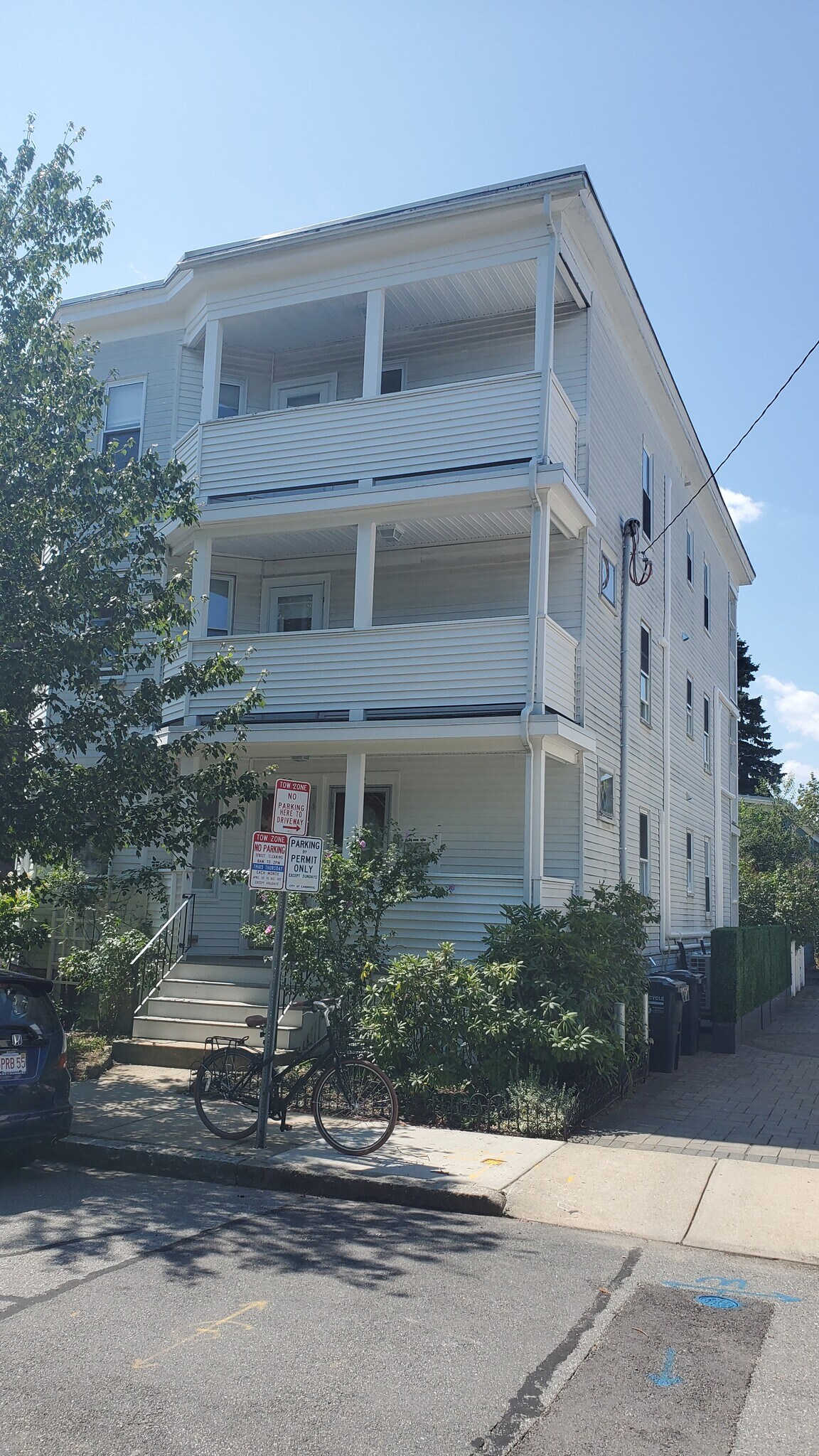 Outside of building - 22 Reed St