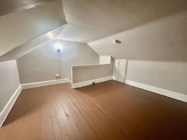 Building Photo - Spacious 4-Bedroom Single-Family Home in Lancaster!