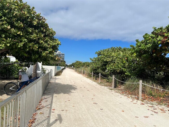 Building Photo - 9241 Collins Ave