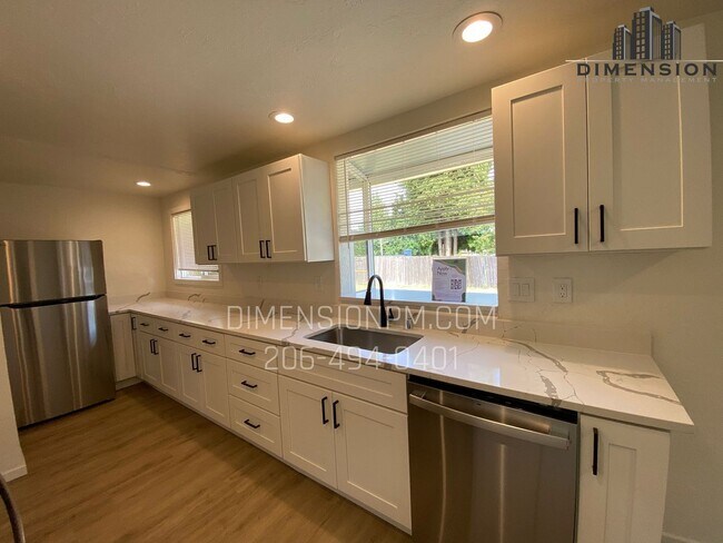 Building Photo - Modern 3-Bed, 1-Bath Home in Federal Way