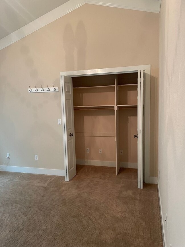 Building Photo - I STREET/22ND CORNER