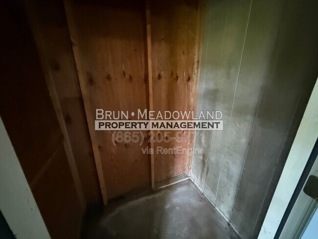 Building Photo - 10417 Victoria Dr