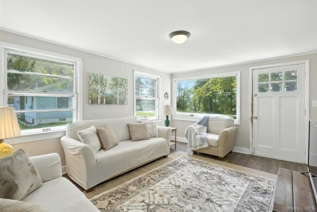 Building Photo - 190 Continental Rd