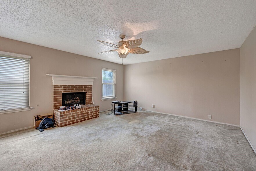 Building Photo - 201 Amber Ridge Dr