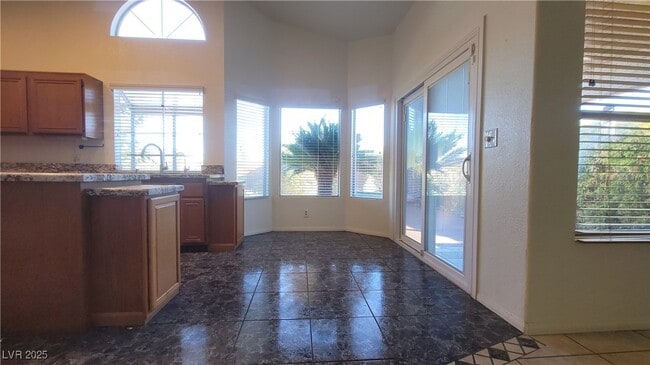 Building Photo - 2632 Ironside Dr