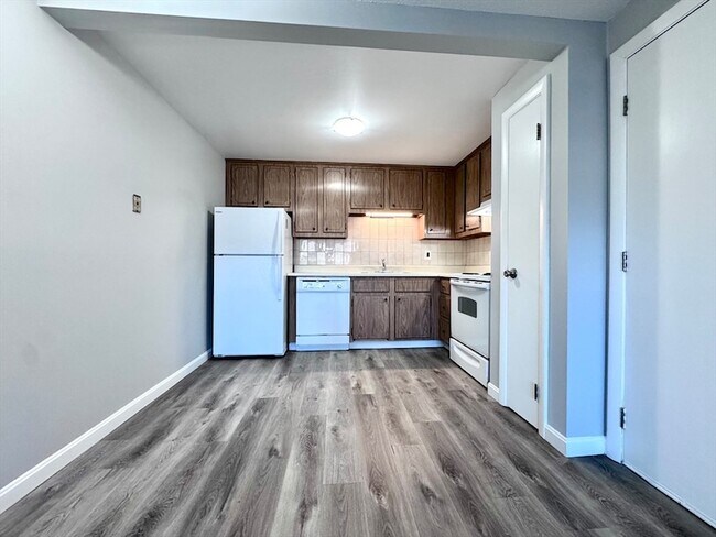 Building Photo - 17 Old Colony Ln