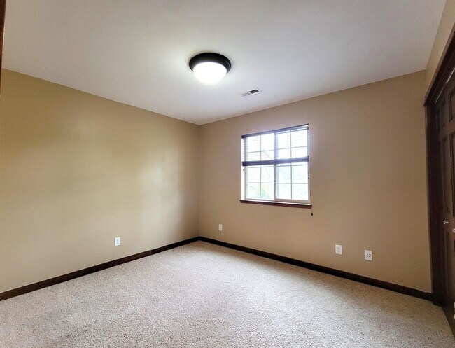 Building Photo - 1624 Gale Ct