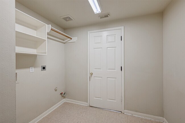 Building Photo - 11205 Sunlit Bay Dr