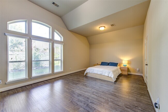 Building Photo - 2603 Night Song Dr