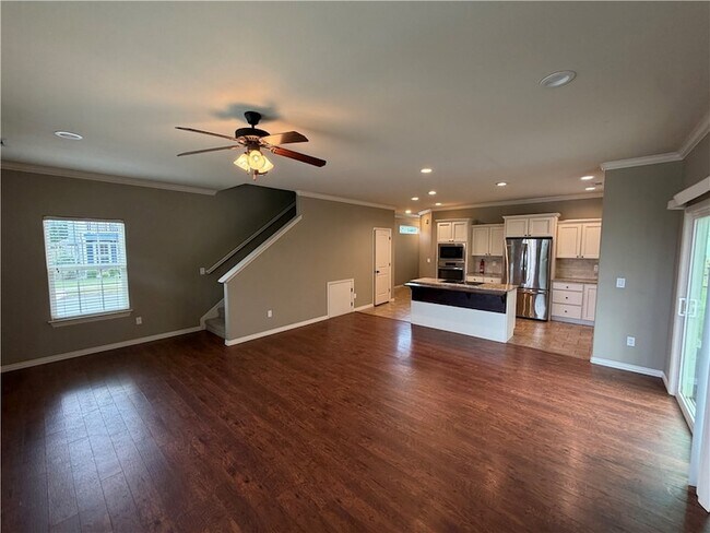 Building Photo - 537 N Keats Dr