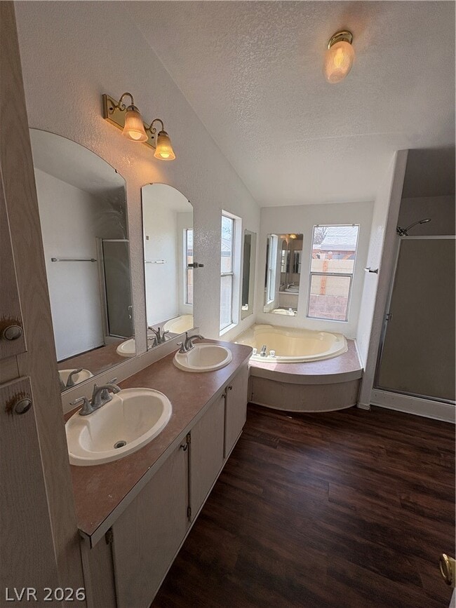 Building Photo - 4877 Saguaro Way