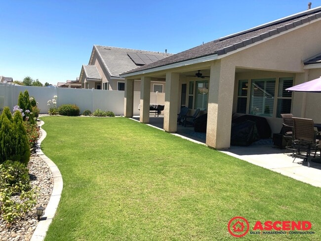 Building Photo - Elegant 3BD/2.5BA Home with Office Space in the Prestigious Highgate HOA Community!