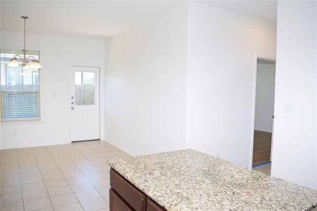 Building Photo - 409 English Oak St