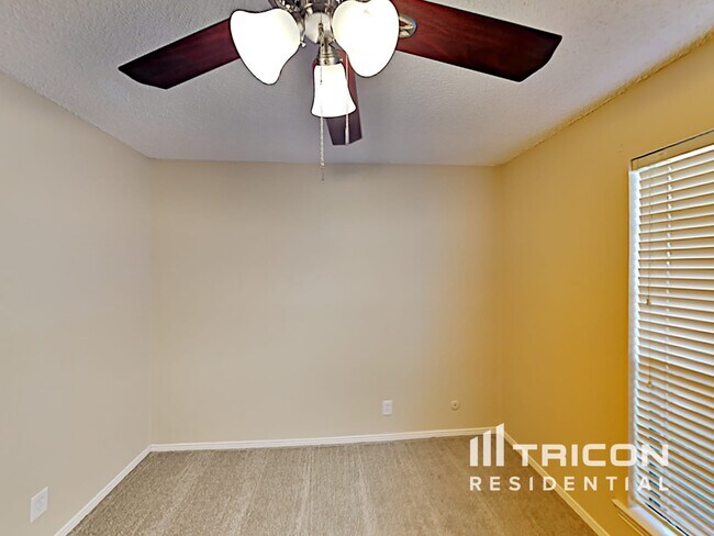 Building Photo - 2813 Whitehurst Dr