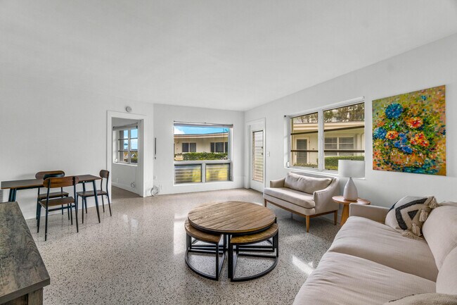 Building Photo - 1191 S Ocean Blvd