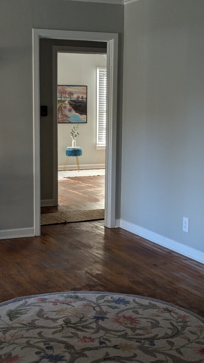 Building Photo - 2417 S Kennedy Ave