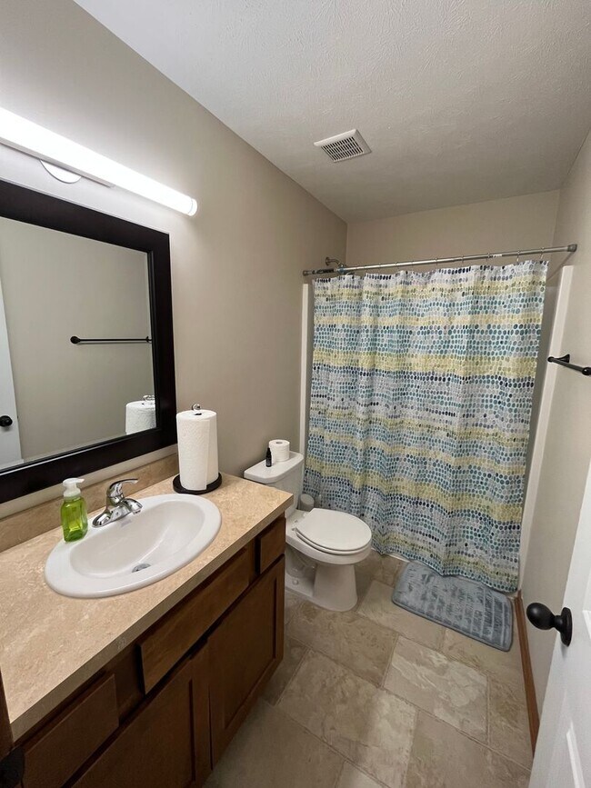 Building Photo - 7825 Yankee Woods Dr