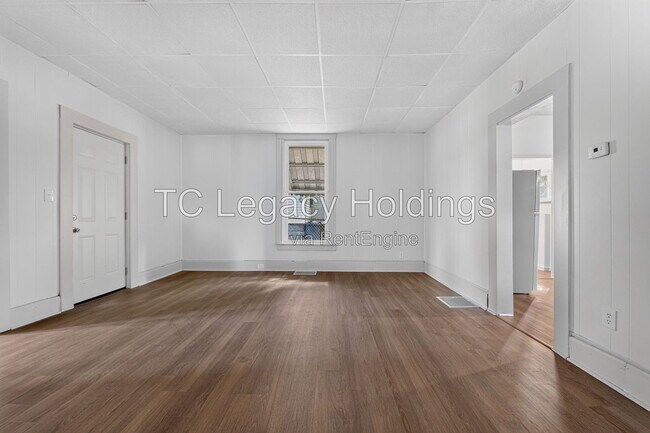 Building Photo - 502 Cottage Ave