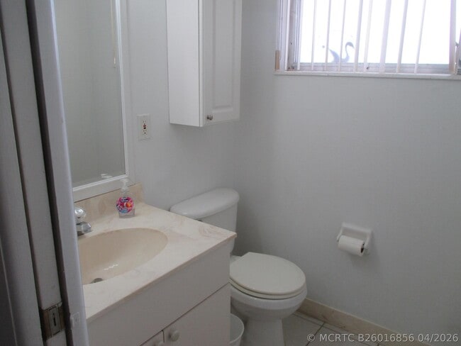 Building Photo - 2951 Ashley Dr W