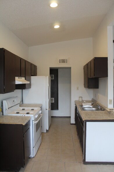 Building Photo - 1655 Victor Lopez Dr
