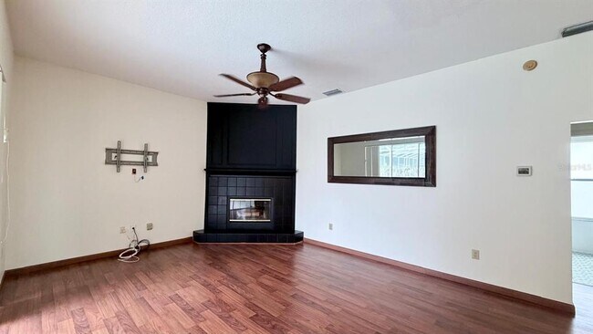 Building Photo - 9639 Fox Hearst Rd