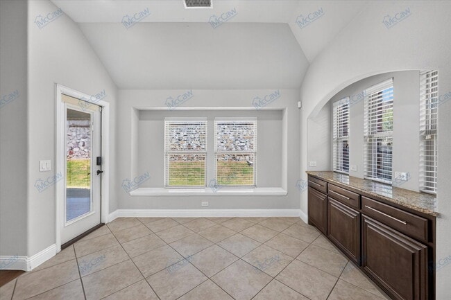 Building Photo - 911 Birchwood Dr