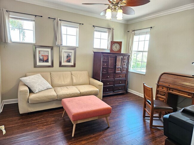 Building Photo - Annual Furnished or Unfurnished 3 Bedroom 2 Bathroom Second Floor Condo in Venetian Golf & River ...
