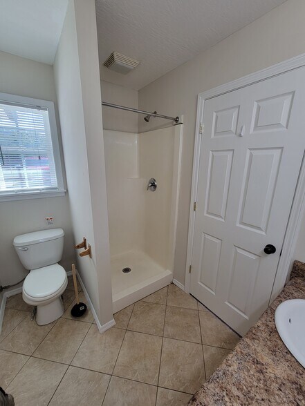 Building Photo - 458 Austin St