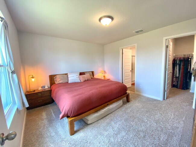 Building Photo - Modern Comfort Meets Peaceful Living – A s...