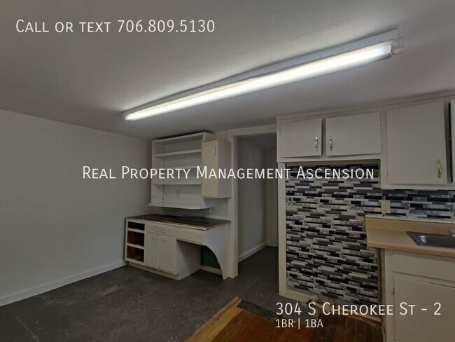 Building Photo - Perfect Small Apartment in Lafayette, GA