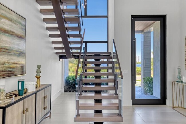 Building Photo - 1161 Pine Point Rd