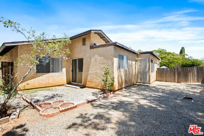 Building Photo - 5464 Evelyn Dr