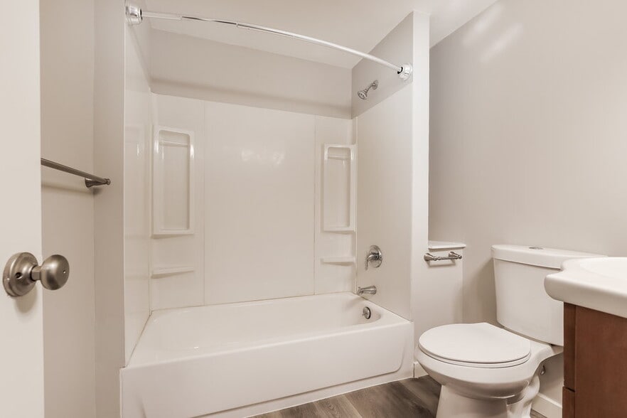 Building Photo - 1412 W 8660 S