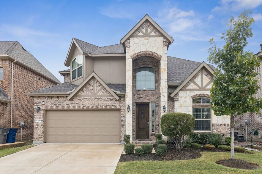 Primary Photo - 1209 Horsemint Dr