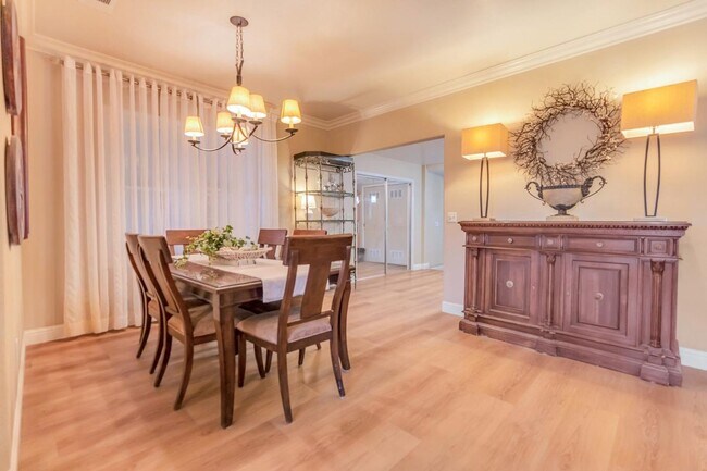 Building Photo - Beautiful Southside Los Banos Rental